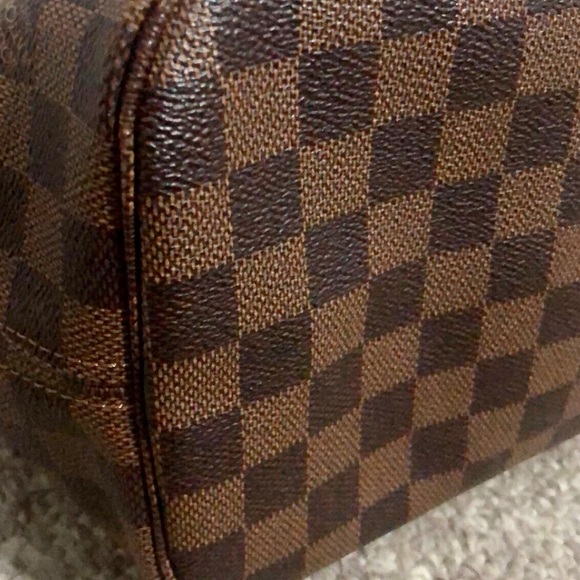 ❣️SOLD❣️Authentic LV never full with pouch - Picture 6 of 9